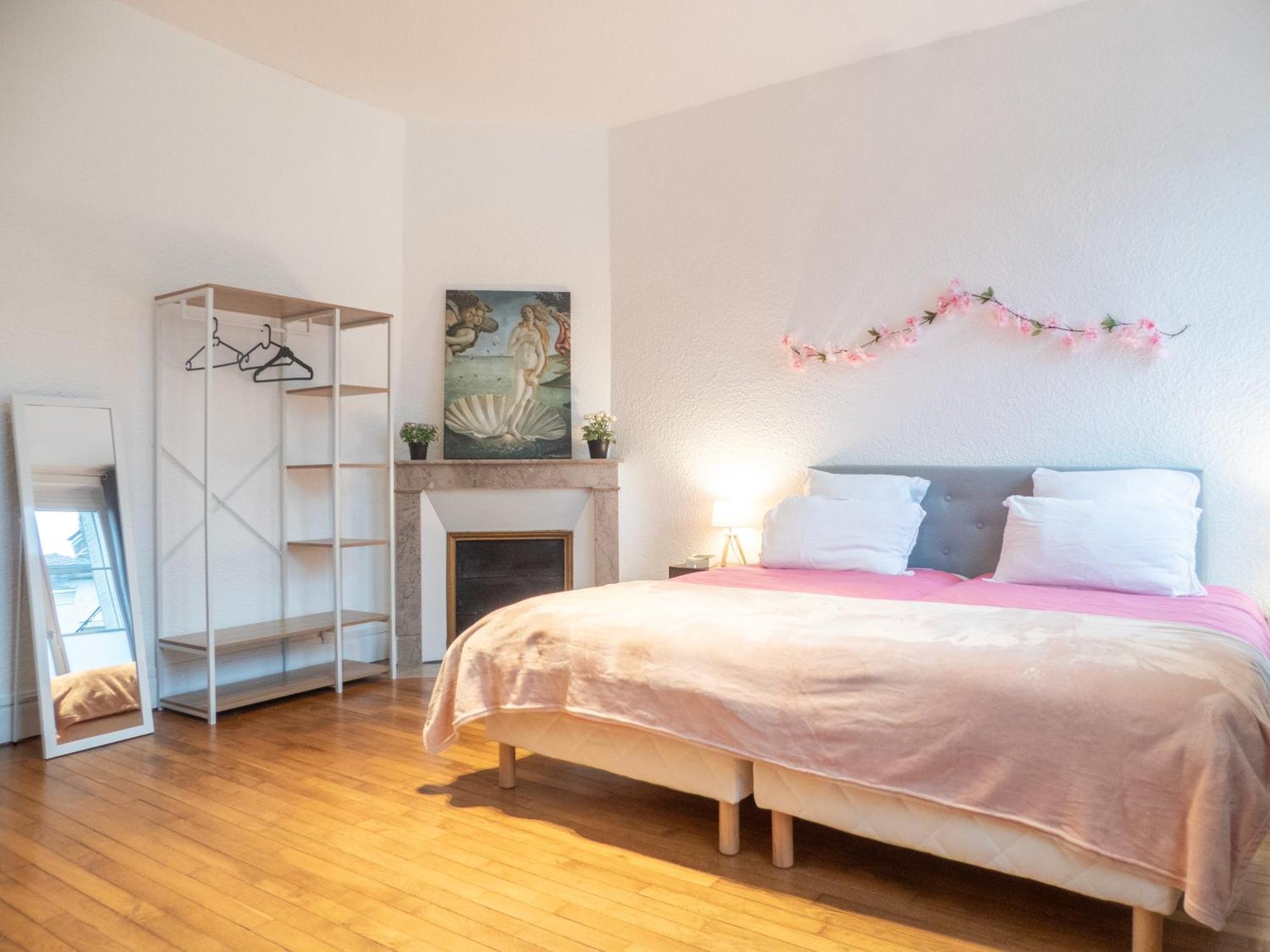 L'Amour De La Paix - Centre-Ville - Jardin - Proche Gare - Tv65"Primevideo - Ambiance Tres Chaleureuse - Parking Gratuit Sous-Video Surveillance Proche - Gere Par Presta-Zen'Services Verdun-sur-Meuse Luaran gambar