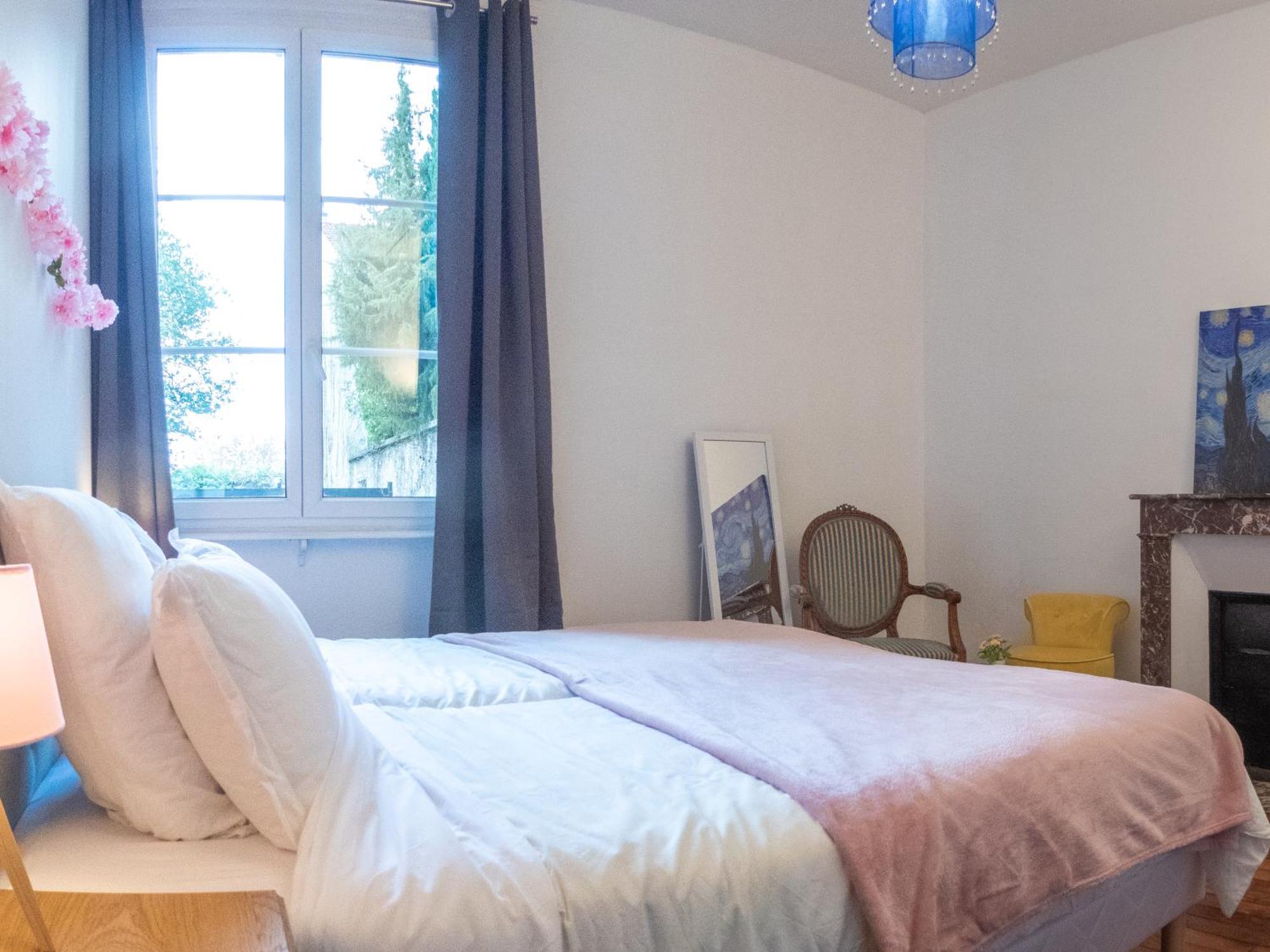 L'Amour De La Paix - Centre-Ville - Jardin - Proche Gare - Tv65"Primevideo - Ambiance Tres Chaleureuse - Parking Gratuit Sous-Video Surveillance Proche - Gere Par Presta-Zen'Services Verdun-sur-Meuse Luaran gambar