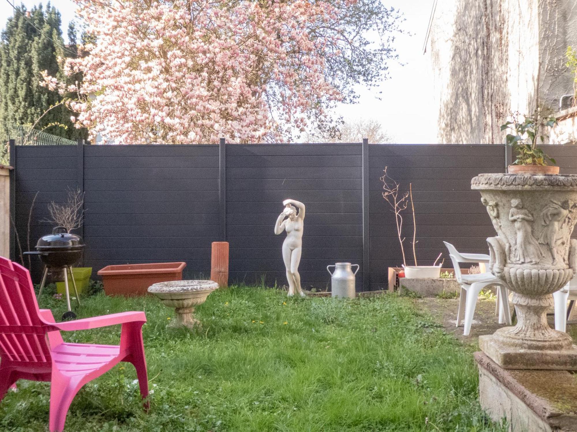 L'Amour De La Paix - Centre-Ville - Jardin - Proche Gare - Tv65"Primevideo - Ambiance Tres Chaleureuse - Parking Gratuit Sous-Video Surveillance Proche - Gere Par Presta-Zen'Services Verdun-sur-Meuse Luaran gambar